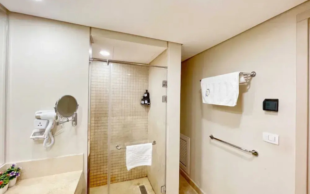 Xuru Stays I Homestyle 3BR Penthouse Pool & Beach View
