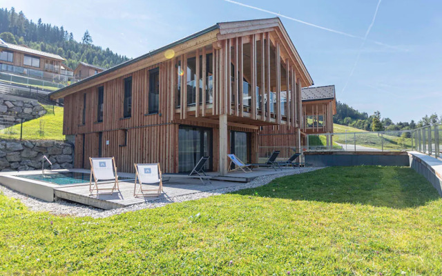 Luxury Chalet in Ennsling near Schladming with Private Spa