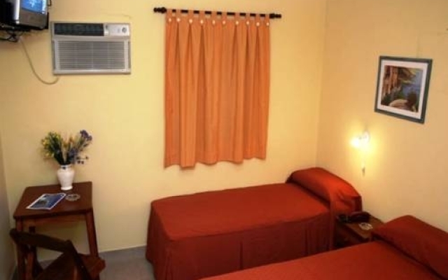 Hotel Plaza Alberdi