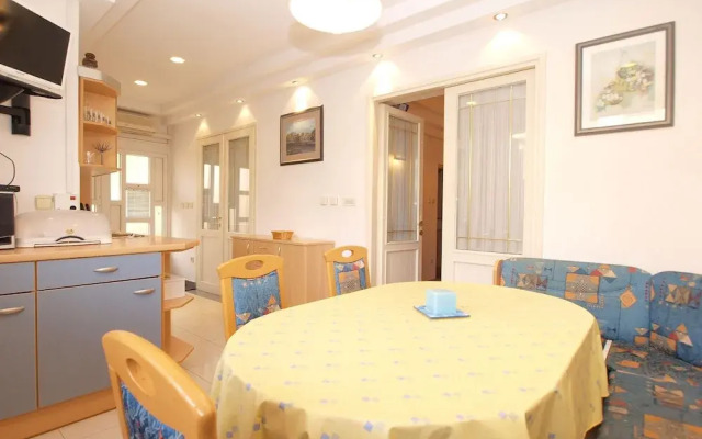 Apartment 1544