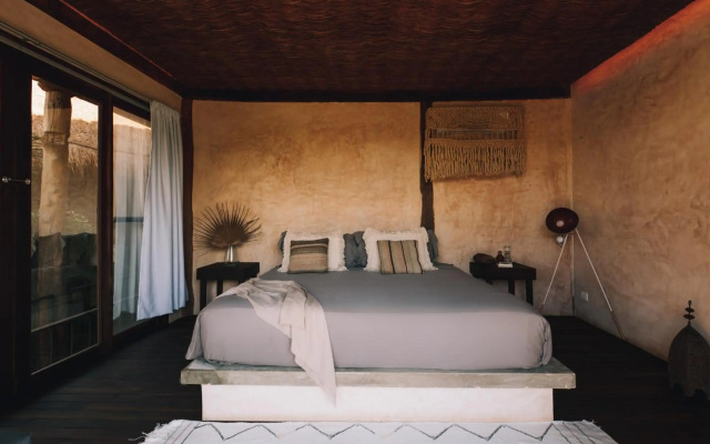 Radhoo Tulum