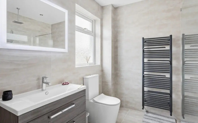 Greenacre - Close to Beaches With Hydropool spa