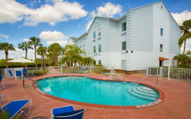 Holiday Inn Express & Suites Port Charlotte, an IHG Hotel