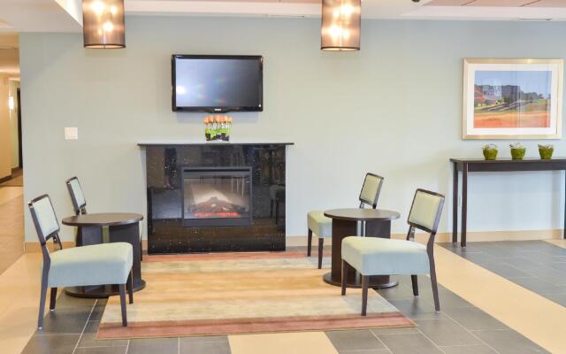 Best Western Thompson Hotel & Suites