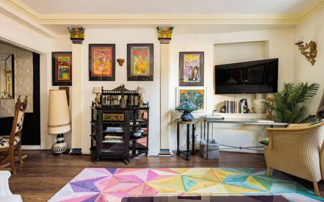 Mayfair 3-bed 5-guest Berkeley Square 1729 House