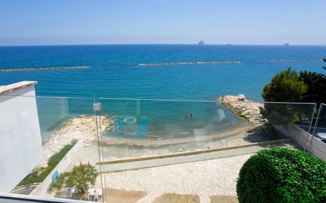 Seaside Luxury Beach Apartment
