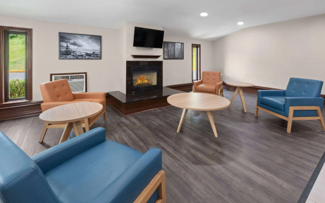 Super 8 By Wyndham Bridgeport/Clarksburg Area