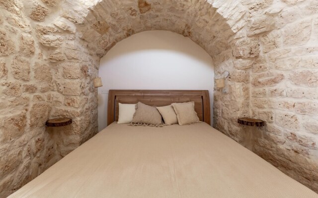 3474 Trulli Dafani by Perle di Puglia