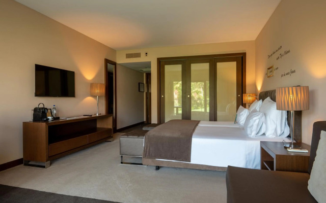 Отель Vila Gale Collection Palacio dos Arcos