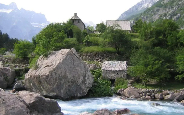 Guesthouse Dritan Tethorja