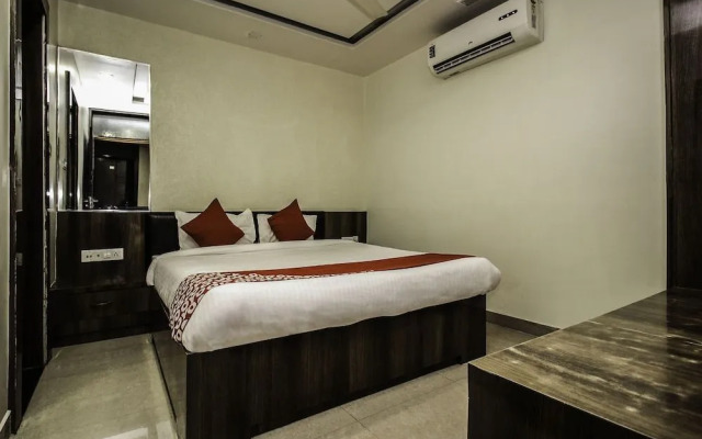 OYO 15424 Hotel Galaxy Palace