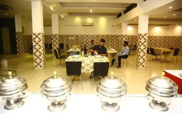 Hotel Smart Inn 2 by Royal Collection