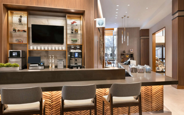 Hyatt Place Houston Downtown