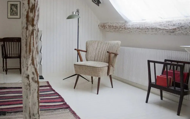 Le Petit Manoir Hotel