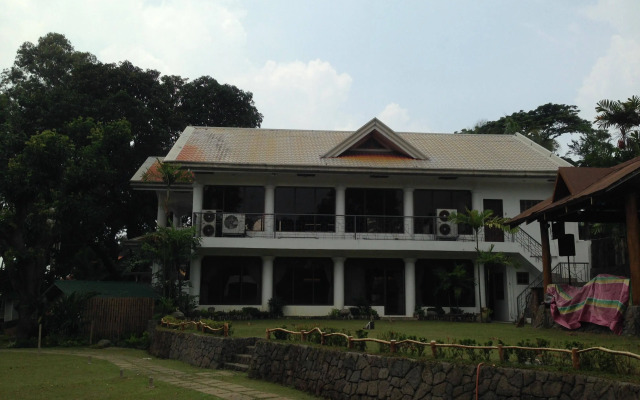 Woodland Hotel