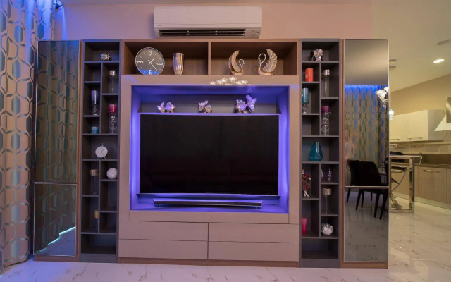 Luxury Apartment at Karon Hill