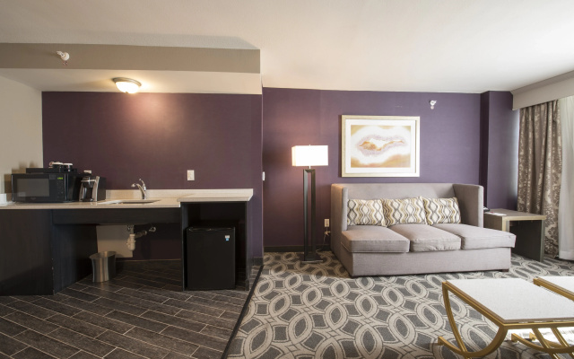 Crowne Plaza Saddle Brook by IHG