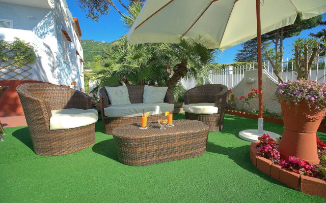 Iris Hotel