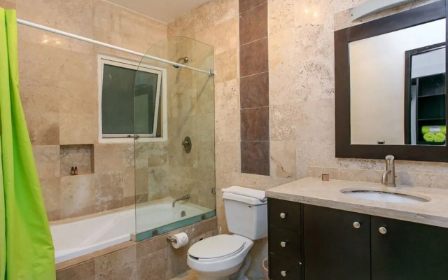 Mamitas 1102 2 Bedrooms and Terrace by RedAwning