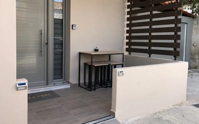 Lemon Tree Suites Near ATH Airport