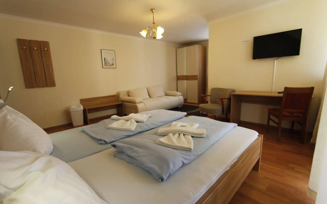 Hotel Restaurant Adria - Stuben