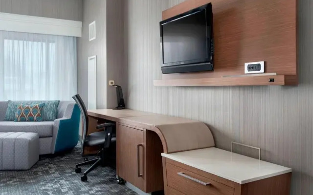 Courtyard Newark Elizabeth