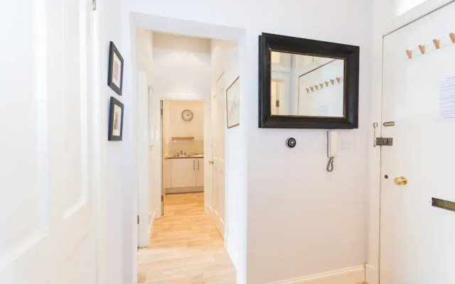 Beautiful City Center 2 Bed Apartment with Park View