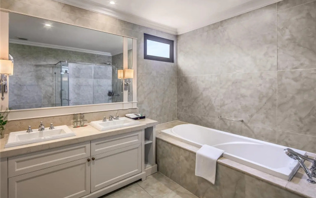 Meliá Vinpearl Cua Sot Beach Resort