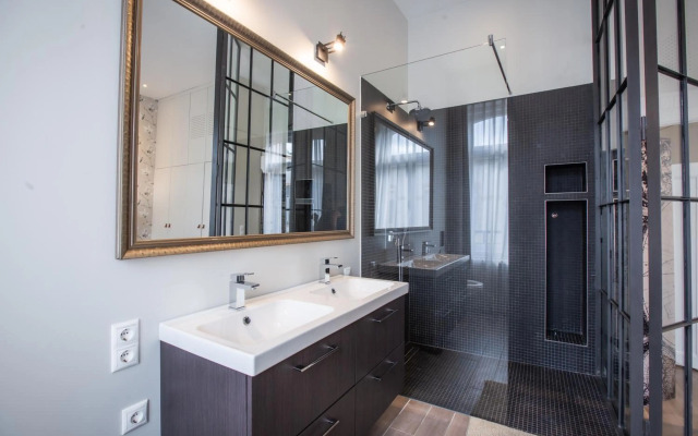 200m2 Splendid Downtown Flat with 75m2 Gergious Terrace