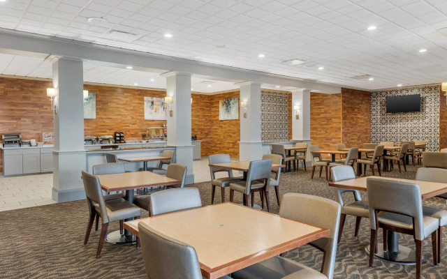 Comfort Inn Brooklyn Center