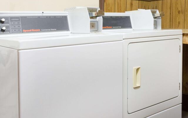 Knights Inn - Wabash, IN