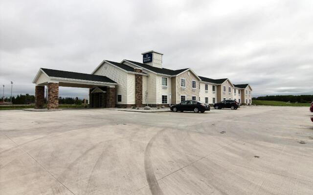 Cobblestone Hotel & Suites - Crookston