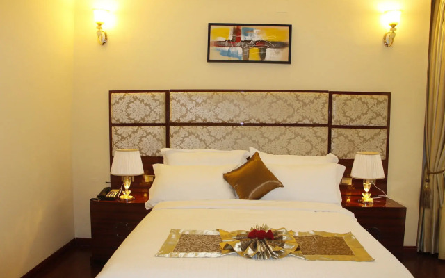 Golden Royal Hotel