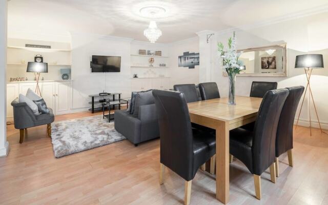 Spacious 2BR Home in Islington - up to 6 Guests!