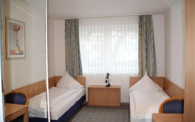 HOTEL RIESENJunior by Trip Inn