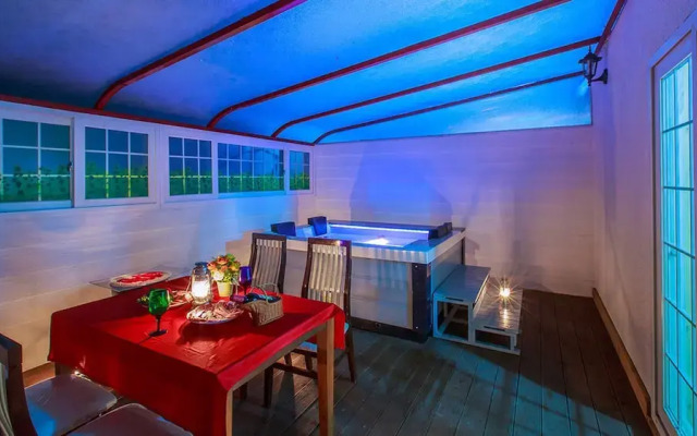 Lake and Pine Spa Pension