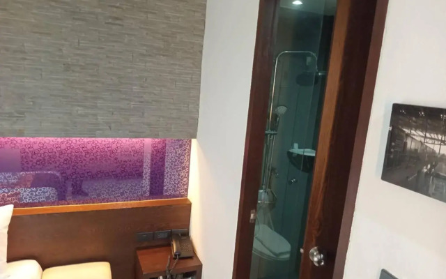 Collection O The Bangkok Airport Link Suite