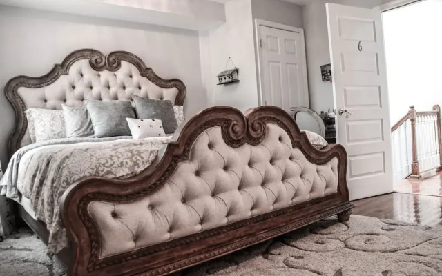 Birdhouse Bed and Breakfast