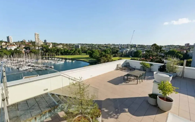 Elizabeth Bay Home With a View Rooftop Pool