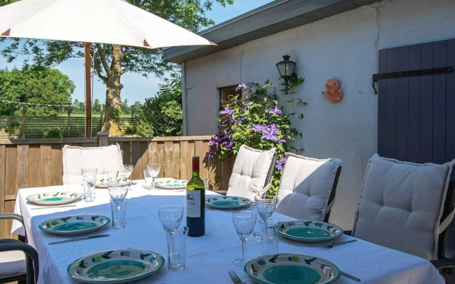 Tranquil Holiday Home in Højer with Sprawling Gardens