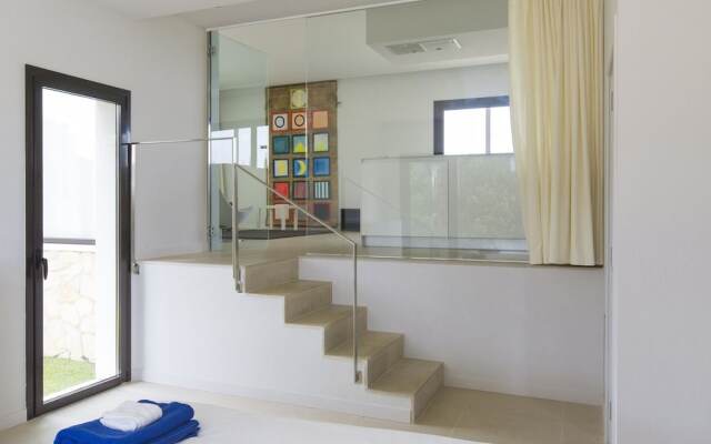 Modern Holiday Home in Sant Andreu de Llavaneres with Swimming Pool