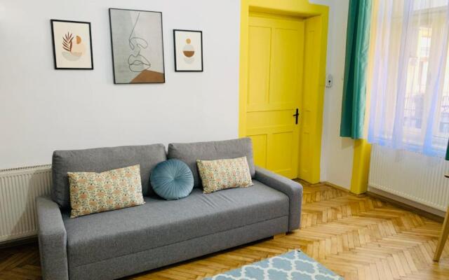 1900 Vetus Central Apartment