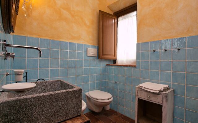 Charming Tuscan Farmhouse