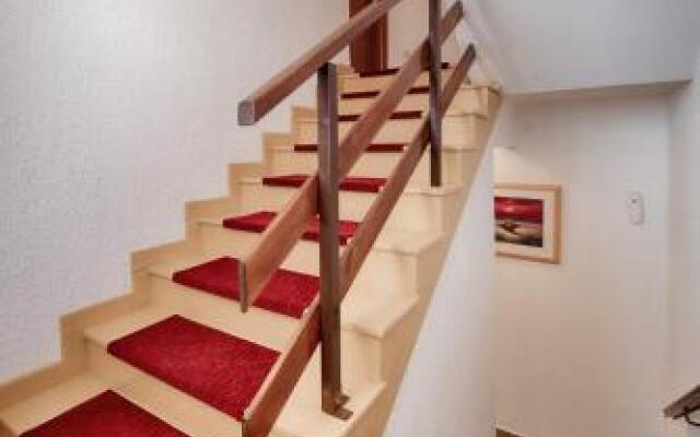 Apartments and Rooms Dis