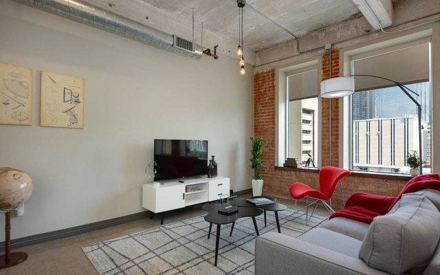 Gorgeous 1 Bedroom in Historic Building, Downtown