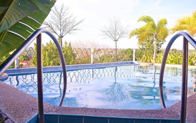 Grande Vista Hotel by Zen Rooms