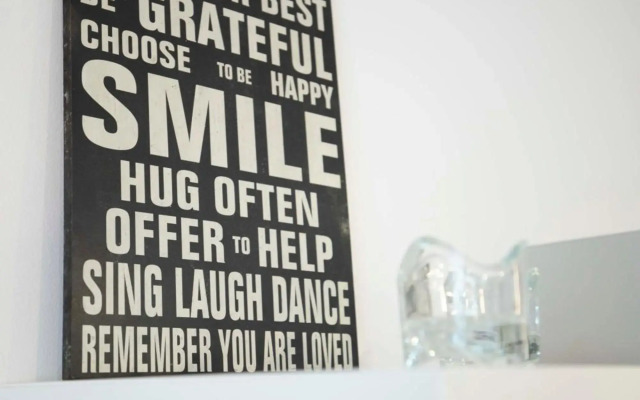 Victoria Avenue Apartment