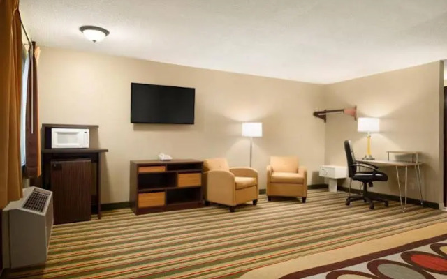 Super 8 By Wyndham Rantoul