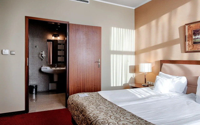 Grand Royal Hotel