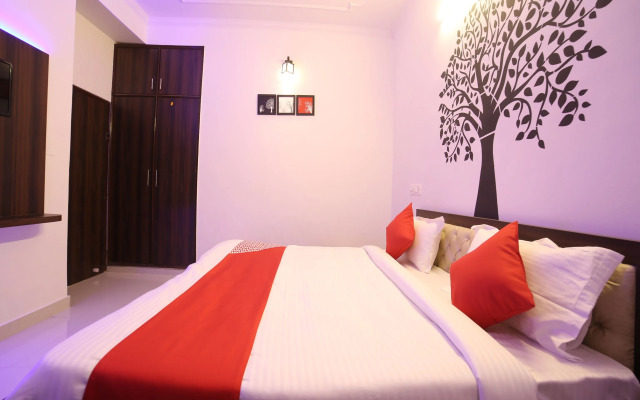 OYO 23109 Hotel Crossroads